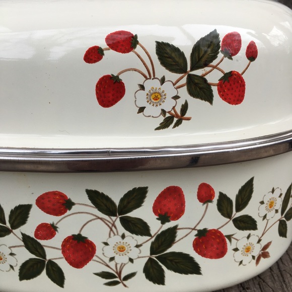 Vintage roast pan strawberry pattern - Picture 3 of 6